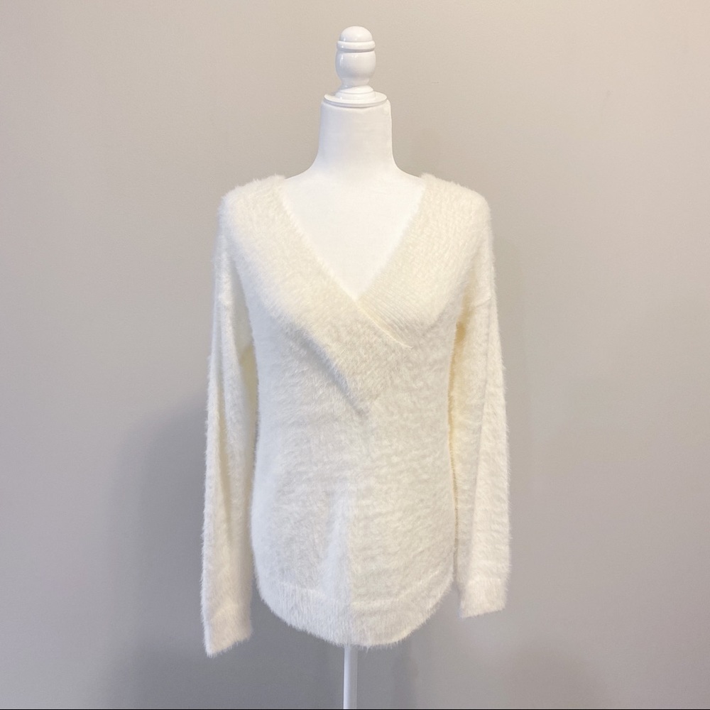 A New Day Cream V-Neck Fuzzy Sweater NWT Size M